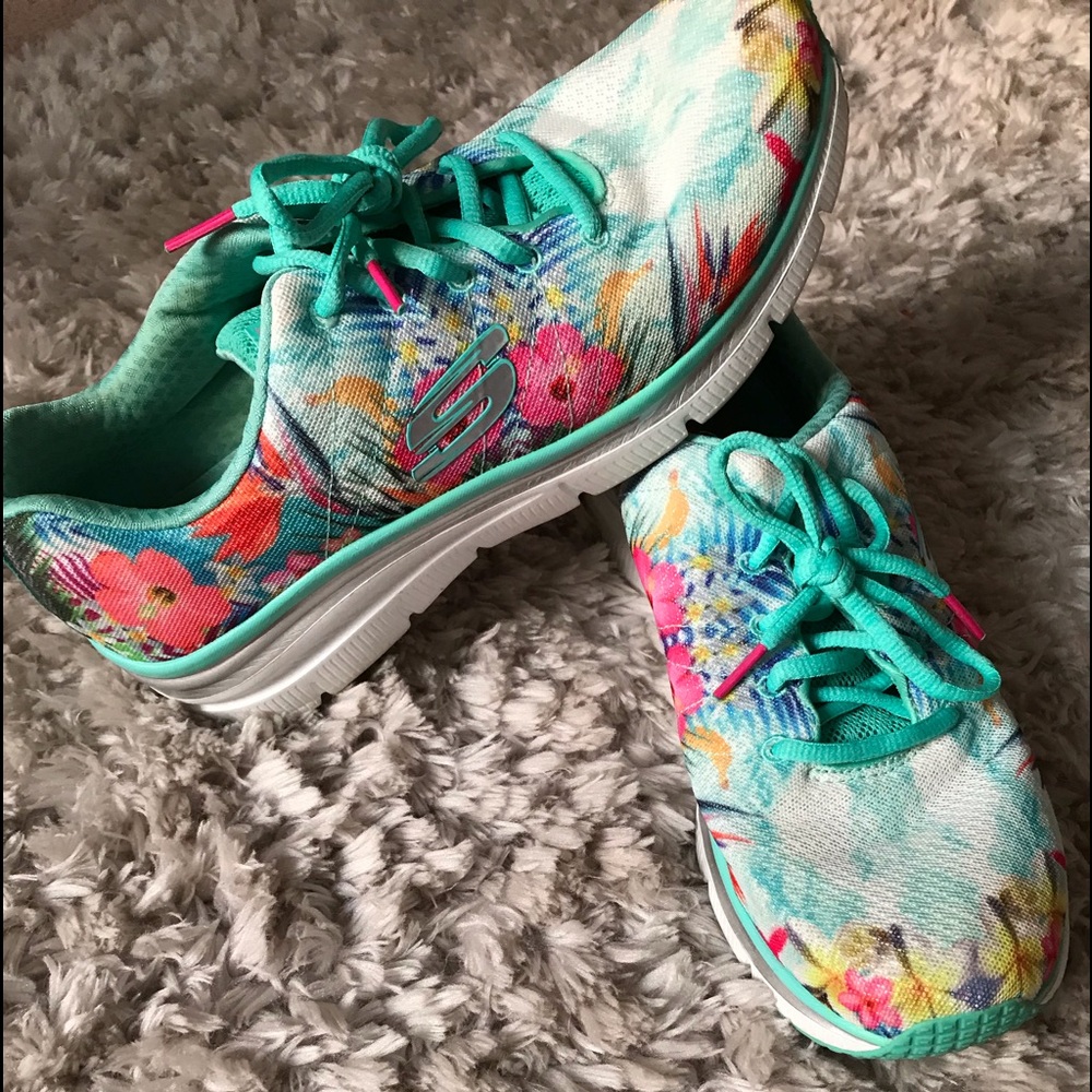 Sketchers shoes